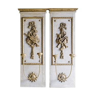 REF : M15 L. XVI PAIR OF SCONCES WITH MUSIC ORNAMENTS SWEET GREEN AND GOLD